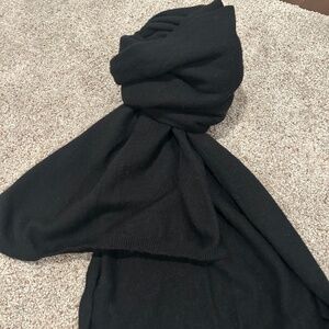 Napa Paris Black 100 percent cashmere scarf/wrap